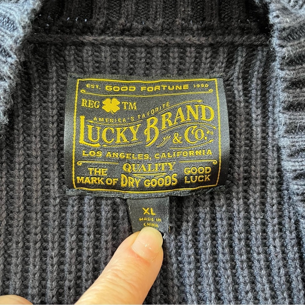 Lucky Brand Men’s XL Sweater Navy Blue V-Neck Ribbed Pullover Classic Preppy - Picture 6 of 6